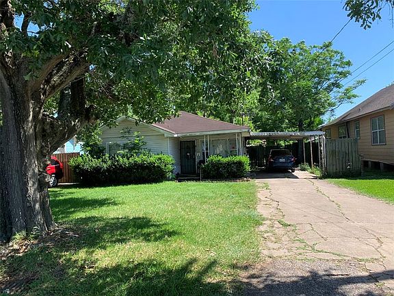 3rd image of 810 Avenue D