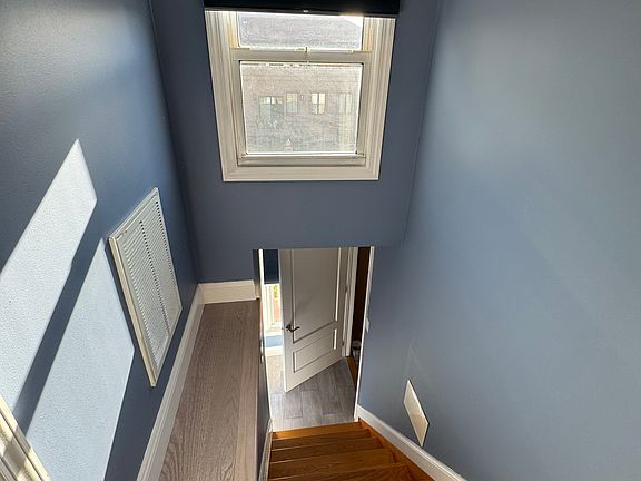 5th image of 410 Cromwell Ave Floor 2