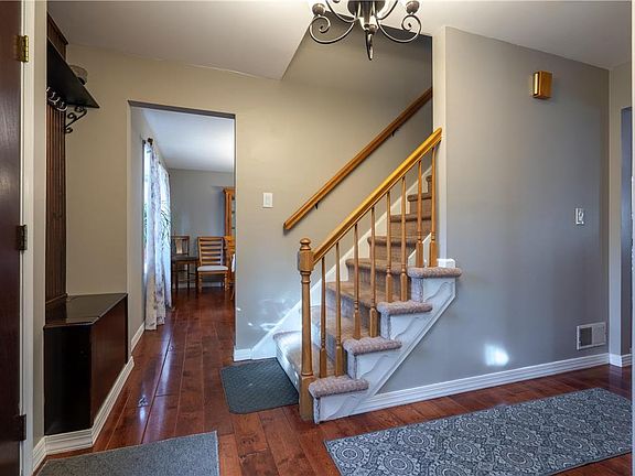 3rd image of 3860 Danberry Dr