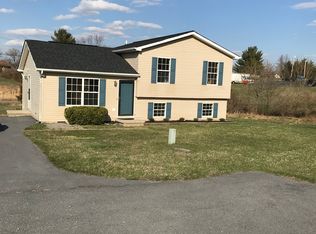 29 Crestview Dr, Martinsburg, WV