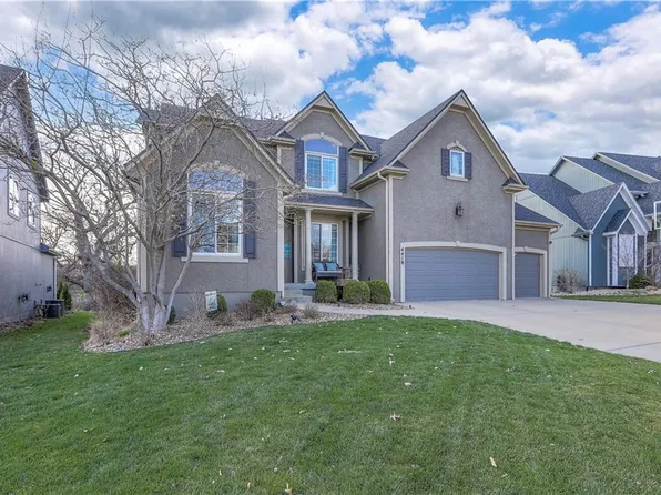 4418 Silverheel St, Shawnee, KS 66226