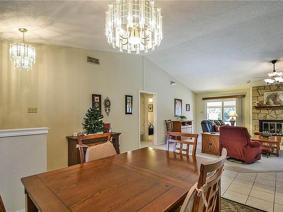 5th image of 3915 Laramie Dr