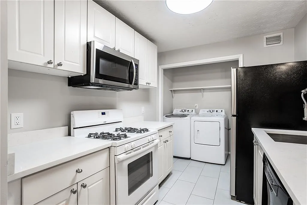 1 bed, 1.0 bath, 859 sqft, $1,600 — Photo 4