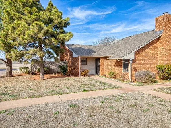 1621 W Country Club Blvd, Elk City, OK 73644