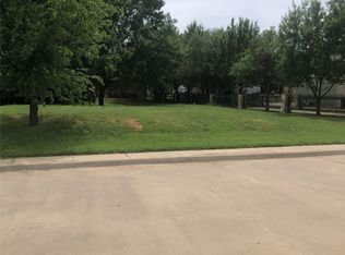 500 Mary Lou Ct, Granbury, TX 76048