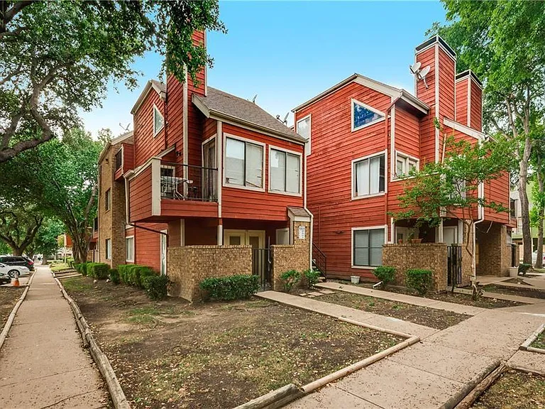 9803 Walnut St #205 — Photo 24