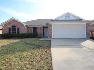 7903 Peregrine Trl, Arlington, TX 76001