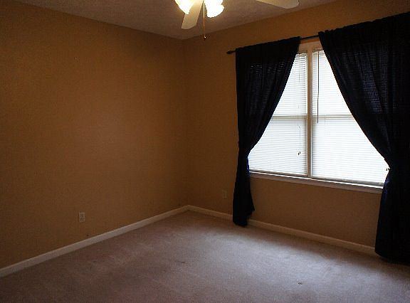 5th image of 123 Windsor Trl