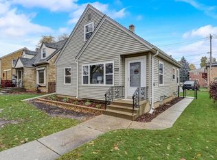 2908 N 77th St, Milwaukee, WI 53222