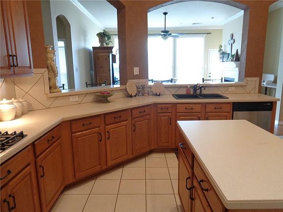 3rd image of 5536 Seabury Dr