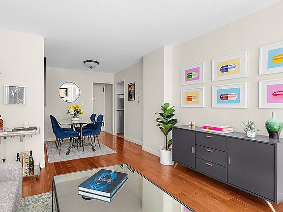 3rd image of 130 E 18th St APT 4H