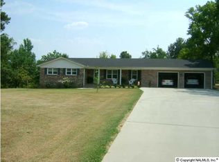 1402 Bird Spring Rd SW, Hartselle, AL 35640