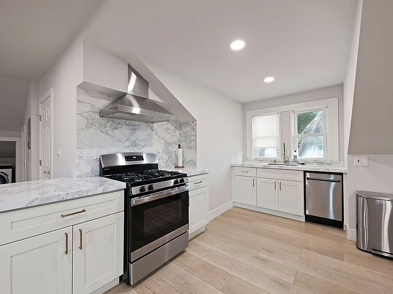 29 1st St #7 — Photo 4