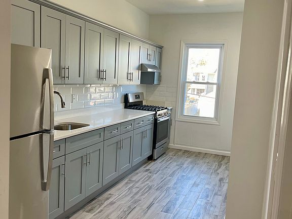 3rd image of 9123 108th St Floor 2