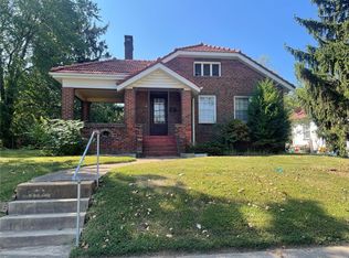 4 Sunset Ct, Saint Louis, MO