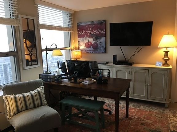 5th image of 2626 N Lakeview Ave APT 2810