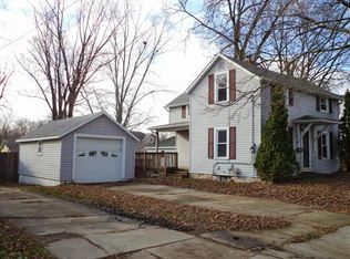 719 W Homer St, Freeport, IL 61032