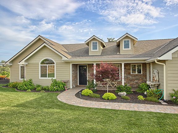 5th image of 40532 Lilley Mountain Dr
