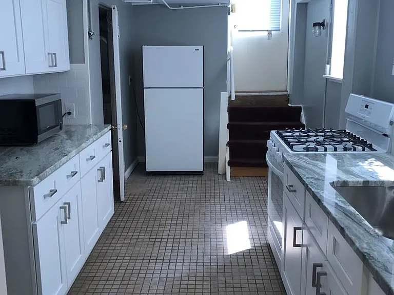 518 Monroe St — Photo 4