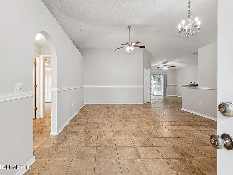 11089 Englenook Dr — Photo 4