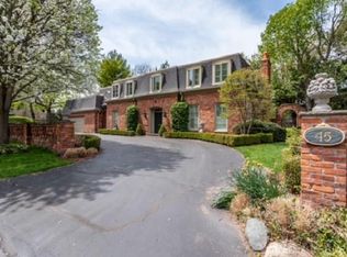 45 Lakecrest Ln, Grosse Pointe Farms, MI 48236