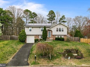 6 Debbie Pl, Sicklerville, NJ 08081