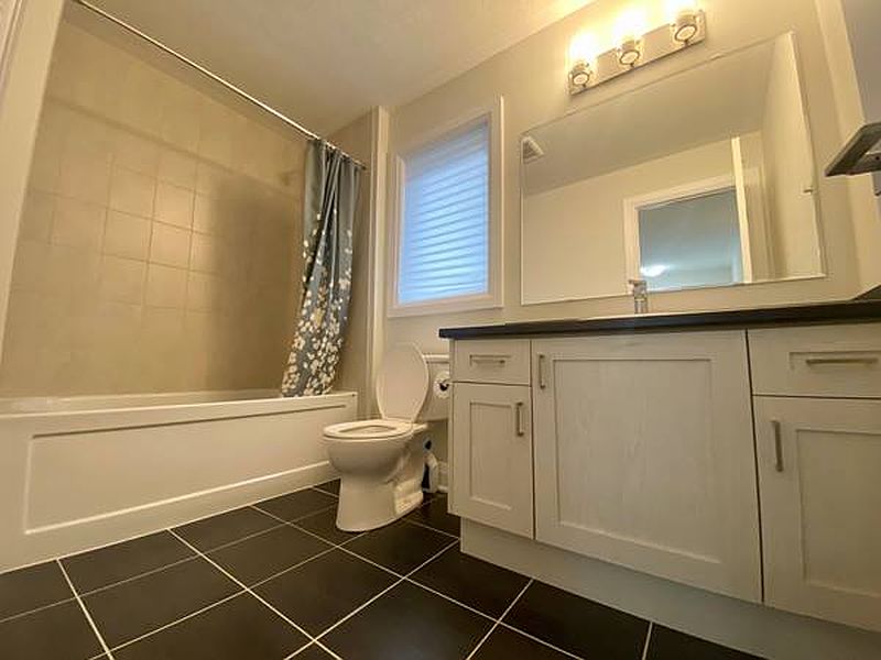 Kitchener House for rent - 3 Bedrooms — photo 15