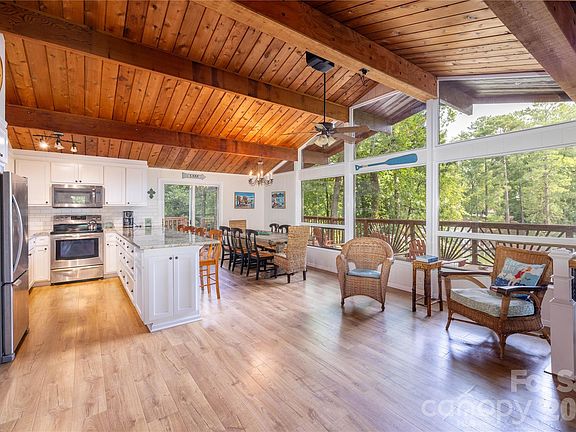5th image of 825 Emerald Shores Rd
