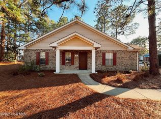 701 Chancery Ln, Aberdeen, NC 28315