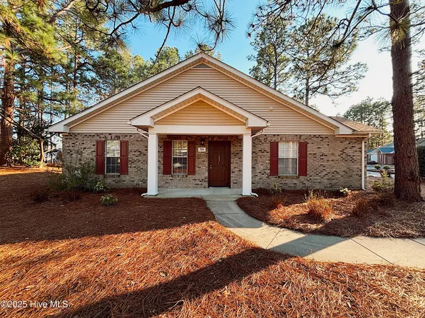 701 Chancery Lane, Aberdeen, NC 28315