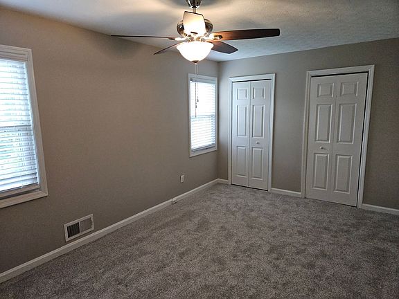 5th image of 1006 Westfield Trce SE