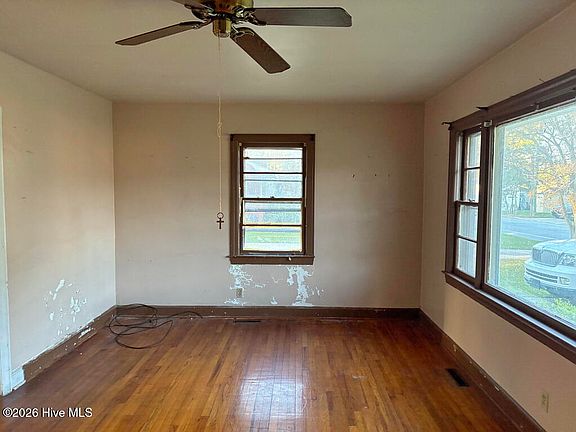 5th image of 2612 Jones Street