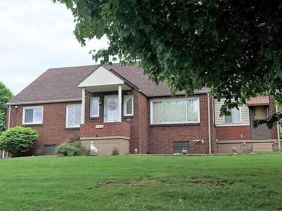 3rd image of 102 Artlee Ave