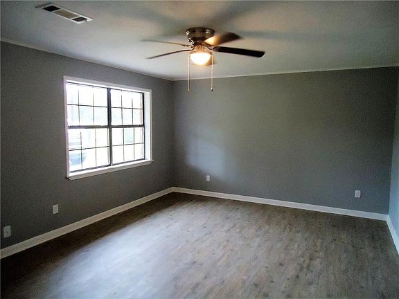 5th image of 1138 Daffodil St