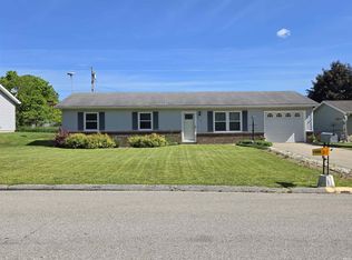 312 W Hillside Dr, Syracuse, IN 46567