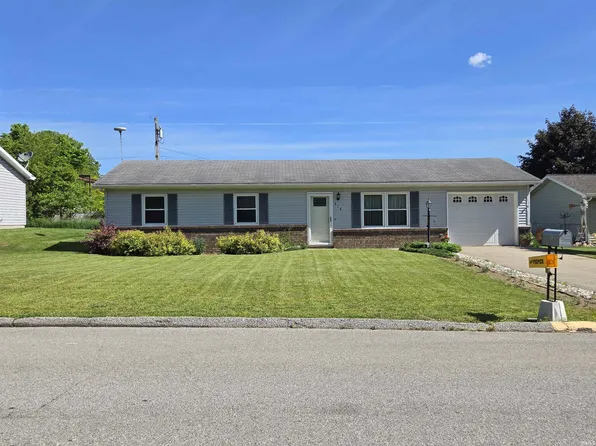 312 W Hillside Dr, Syracuse, IN 46567