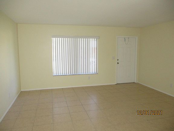 4th image of 1665 SE Burgundy Ln