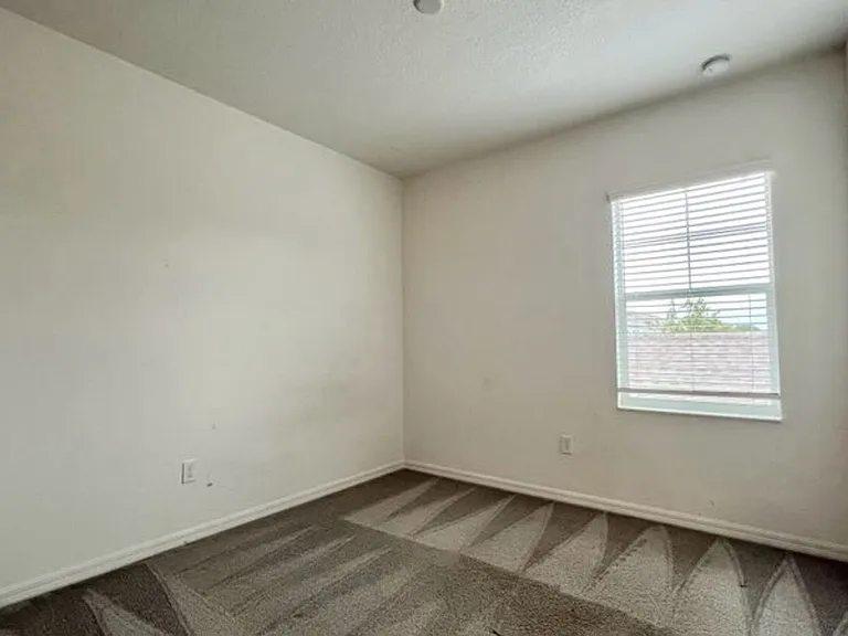 7670 Bowery Dr — Photo 16