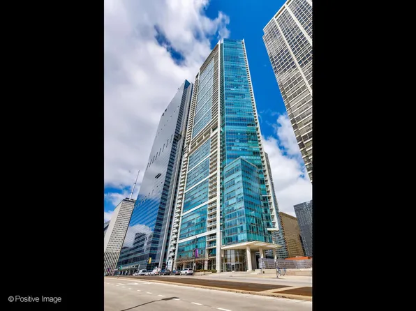 340 E Randolph St APT 1003, Chicago, IL 60601