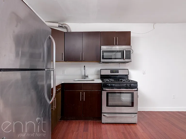 1026 Broadway #3R — Photo 4