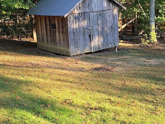 5th image of 163 Thompson Rd