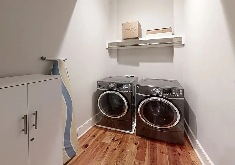 288 King St #202 — Photo 12