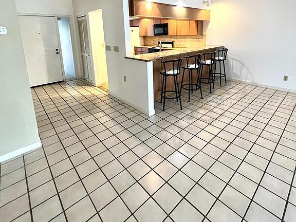 4th image of 1904 Levine Ln
