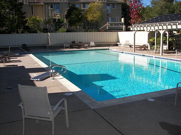 5th image of 26 Creekridge Ct