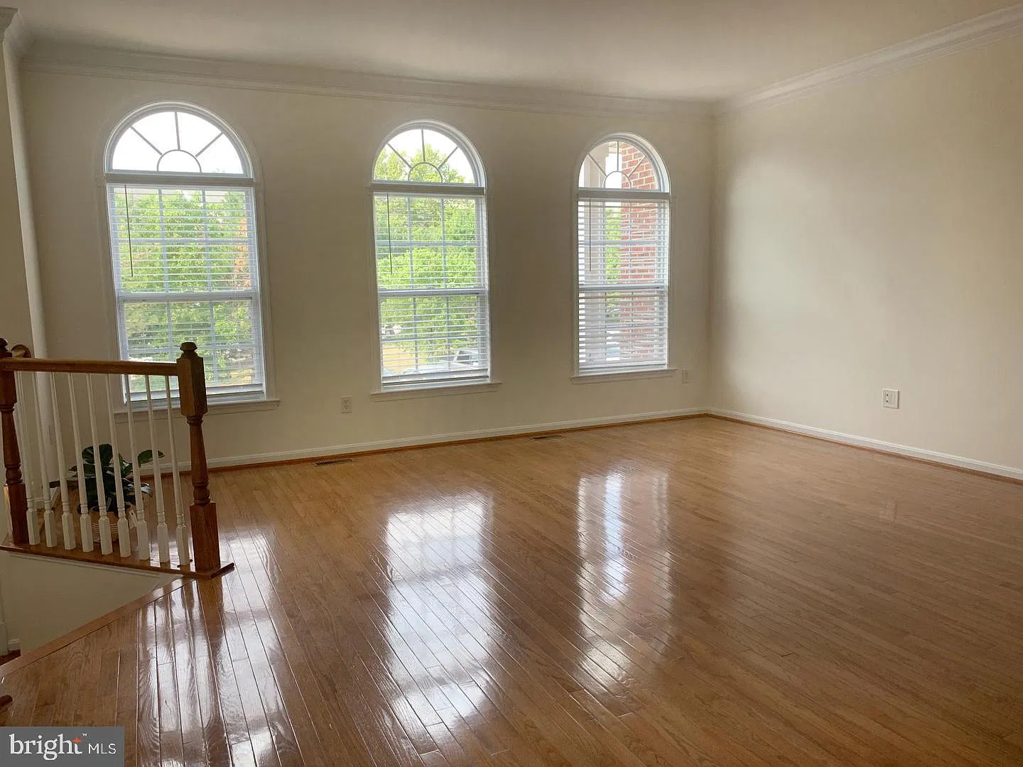 3 bed, 3.5 bath, 2376 sqft, $3,385 — Photo 3