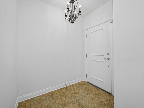4th image of 628 Cleveland St APT 1313