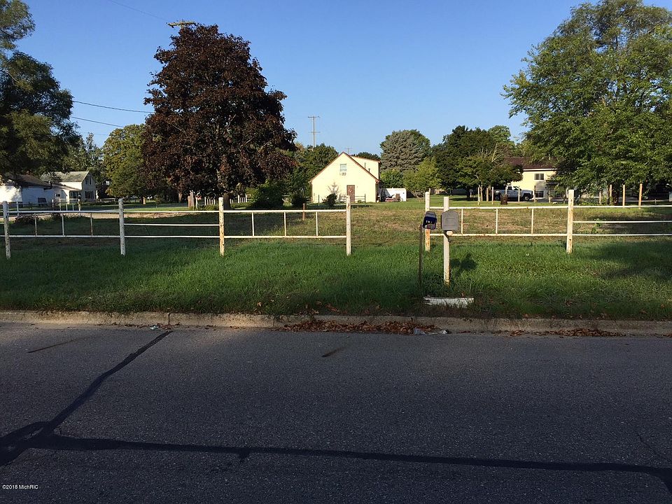 1st image of 132 S Bronson Ave