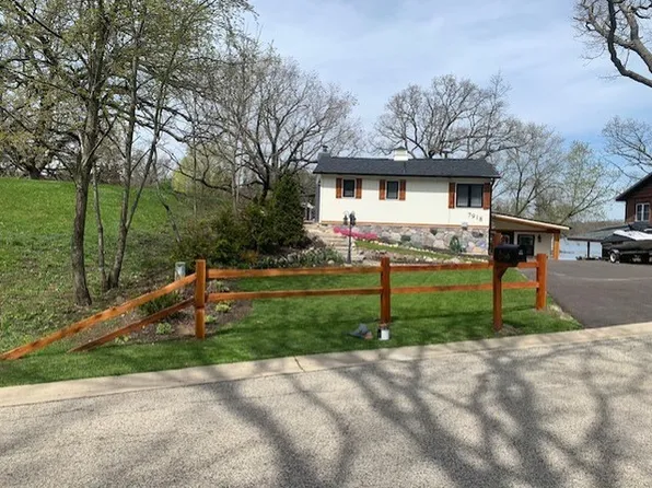 7918 Island Ln, Wonder Lake, IL 60097