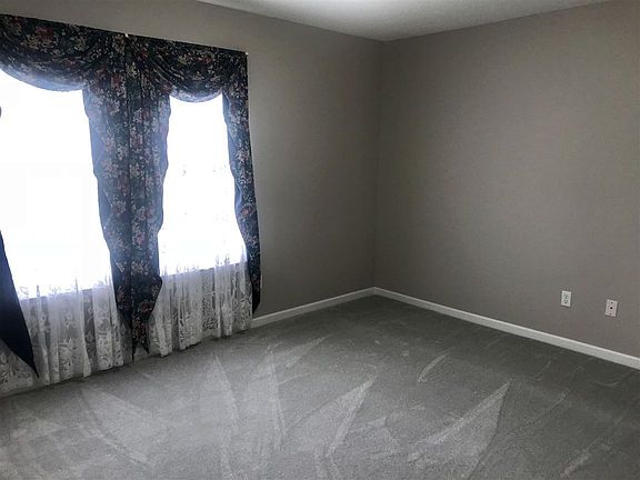 3rd image of 407 Dellwater Way