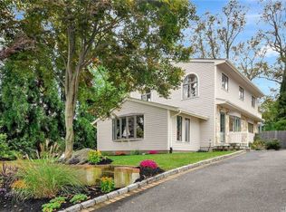16 Westview Rd, Northport, NY 11768